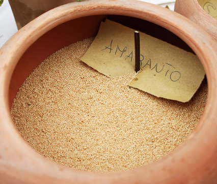 Chicchi o semi di amaranto, pseudo cereale senza glutine