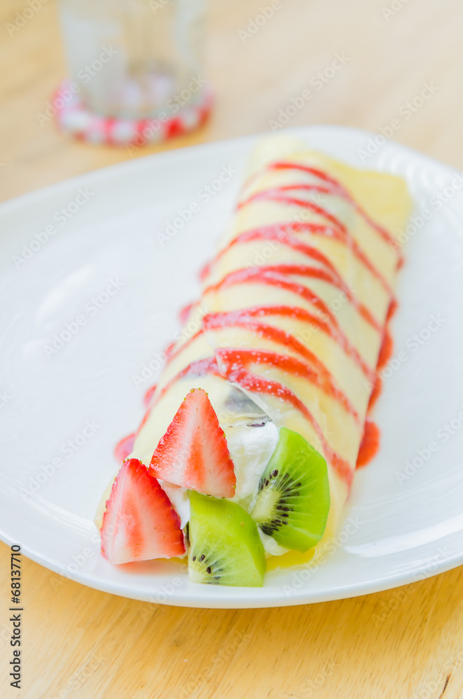 Sticker fruit crepe cake