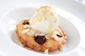 traditional bakewell tart dessert