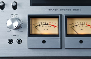 Analog Stereo Open Reel Tape Deck Recorder VU Meter
