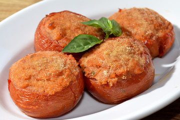stuffed and gratinéed tomatoes