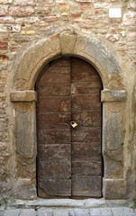 Fototapeta na wymiar Italian old door