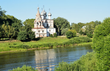 Fototapeta na wymiar Церковь Иоанна Златоуста в Вологде