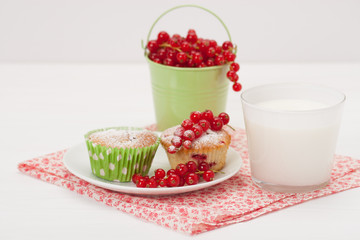 Cupcakes With Fresh Redcurrant. White Painted Table