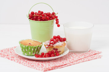 Cupcakes With Fresh Redcurrant. White Painted Table