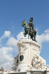 Fototapeta na wymiar King Jose I statue in Lisbon