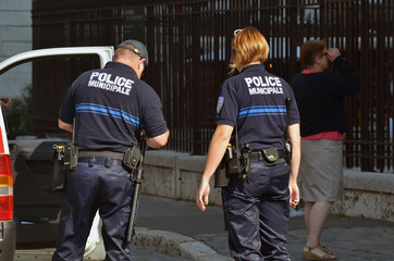 policiers