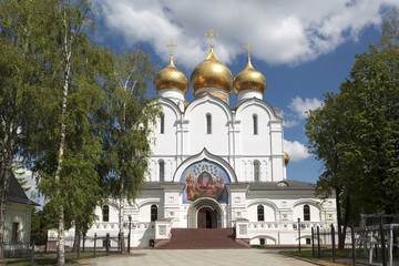 Fototapeta na wymiar Dormition cathedral in Yaroslavl . Russia