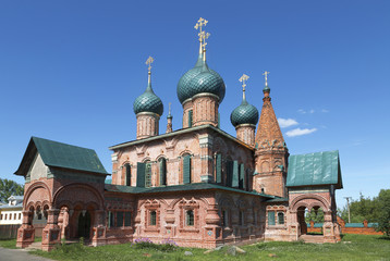 Fototapeta na wymiar Church of Saint John Chrysostom in Korovniki. Yaroslavl, Russia