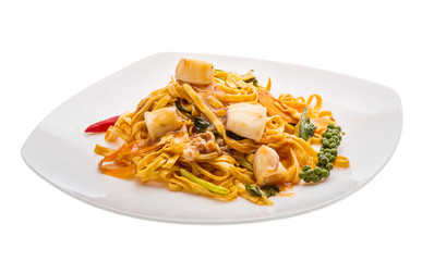 Fried noodles with calamari