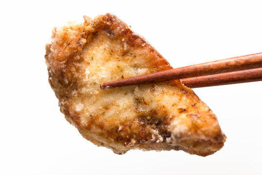 魚の唐揚げ karaage 白背景