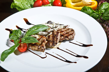 Медальёны из свинины