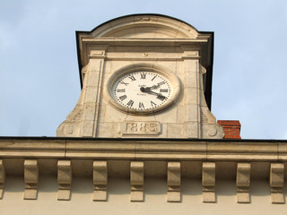 horloge en fa&ccedil;ade