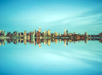 Obraz premium new york city cityscape over hudson river pic