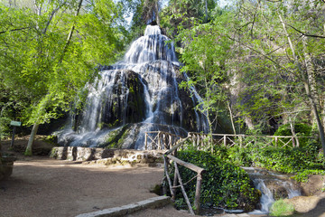 Fototapeta premium Cascadas en el Monasterio de Piedra