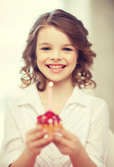 girl with cupcake