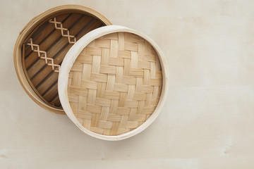 traditioneller Bambus Dämpfer 