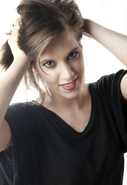 Portrait souriant d'une jeune fille