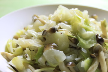 キノコと野菜の炒め物