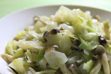 キノコと野菜の炒め物