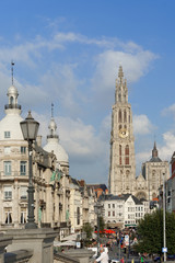 Fototapeta na wymiar Einkaufsstrasse in Antwerpen