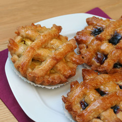 crostatine di frolla e marmellata_ dolci