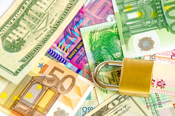 Devisen mit Vorhaengeschloss