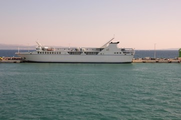 Obraz premium Ferry in port.