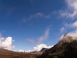 Wolken im Teide Nationalpark auf Teneriffa