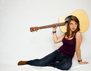 Fille à la guitare