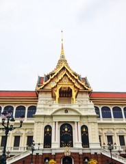 Fototapeta na wymiar The Grand palace in bangkok, Thailand