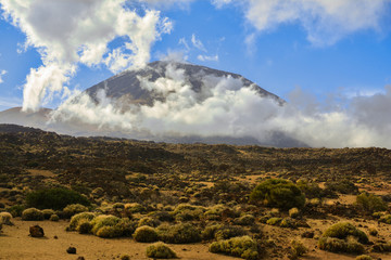 Wolken am Vulkan Teide auf Teneriffa