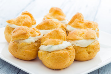 Cream puffs with tuna