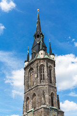 Fototapeta na wymiar Roter Turm - Halle Saale