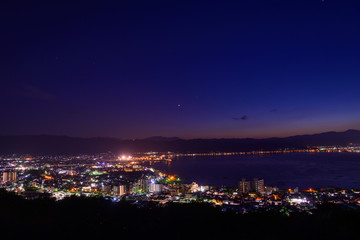 Naklejka premium Night view of the city of Suwa