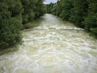 Isar-Loisach-Kanal führt Hochwasser