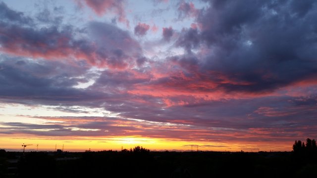 8 Best Ciel Nuages Bleu Soleil Degrade Coucher De Soleil Rouge Orange Jaune Rose Images Stock Photos Vectors Adobe Stock