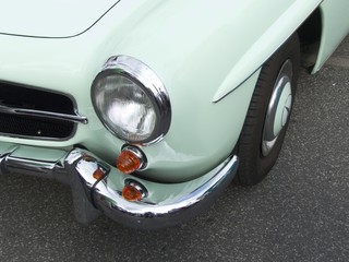 Deutscher Sportwagen Klassiker der Fünfziger Jahre in Mintgrün im Sommer beim Oldtimertreffen...
