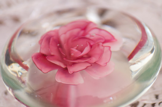 Presse-papier avec rose 
