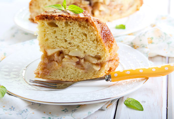 Pear and cinnamon cake