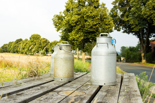 Milchkanne Bilder Durchsuchen 90,252 Archivfotos, und