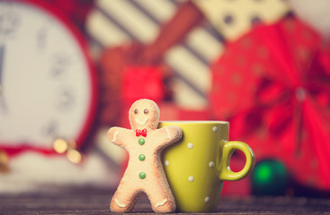 Obraz na płótnie Canvas Cookie man and cup o hot chocolate.