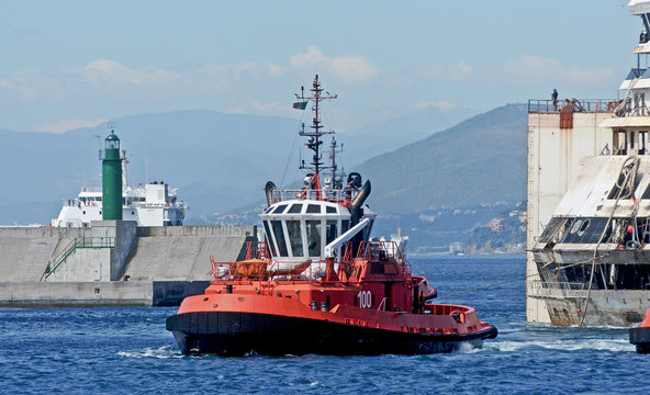 Tug ship
