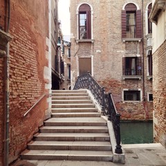 Treppe über Brücke in Venedig