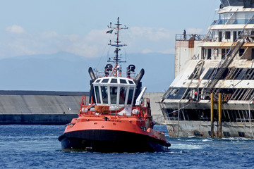 Tug ship