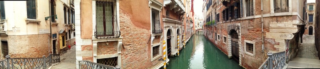 Fototapeta na wymiar Panorama von Altstadt in Venedig