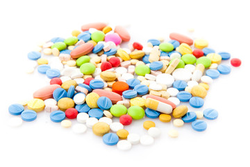 Fototapeta na wymiar pills isolated on white background