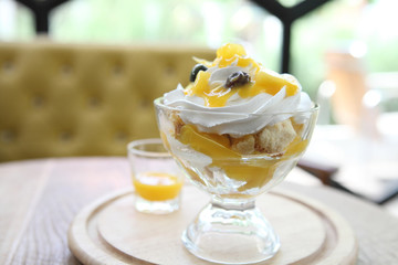 mango mousse cake