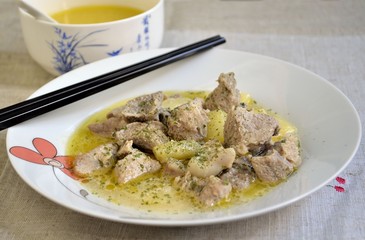 cerdo salteado con piña