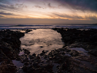 Abenddämmerung an der Küste von La Caleta auf Teneriffa